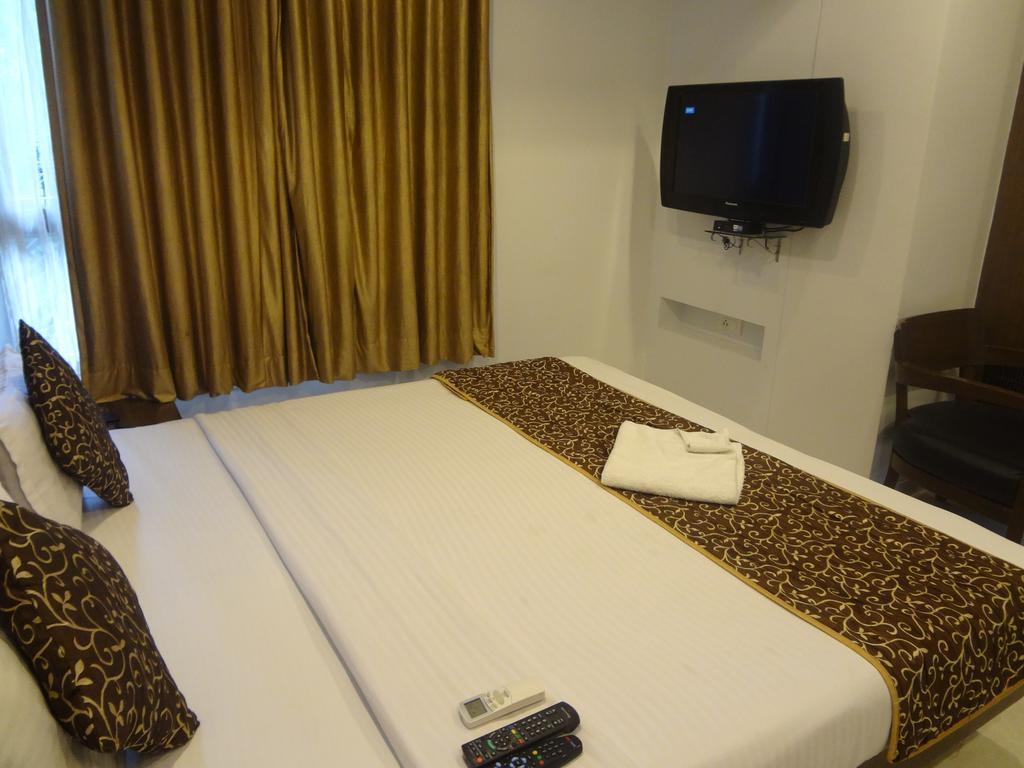 Hotel Adi Nagpur Extérieur photo