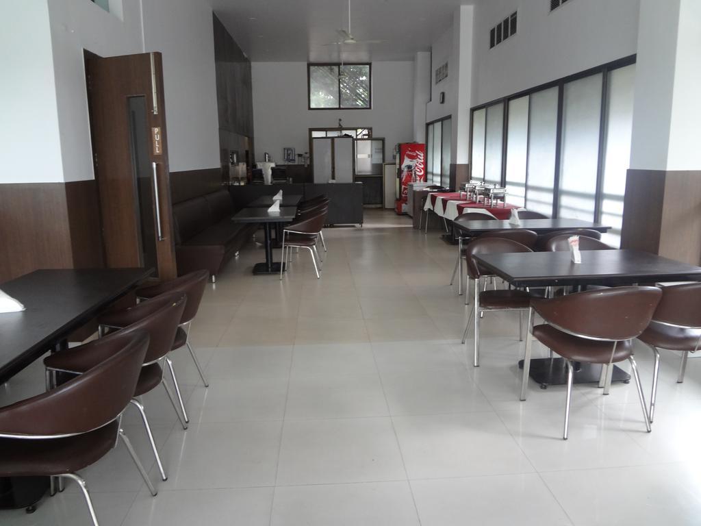 Hotel Adi Nagpur Extérieur photo