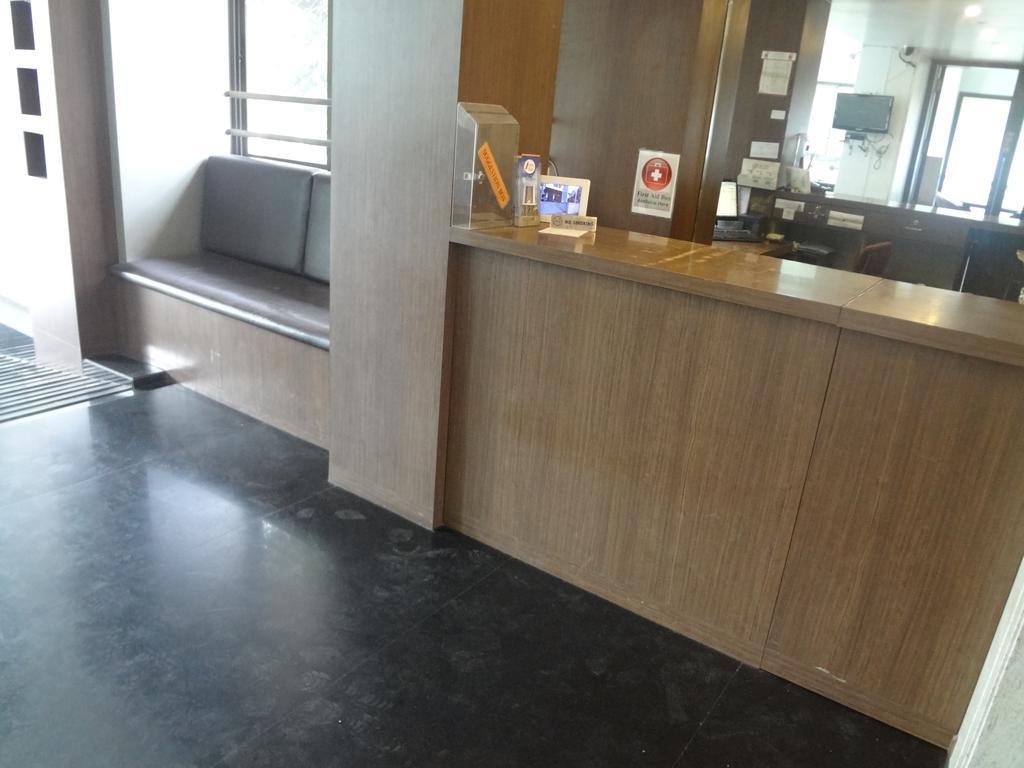 Hotel Adi Nagpur Extérieur photo
