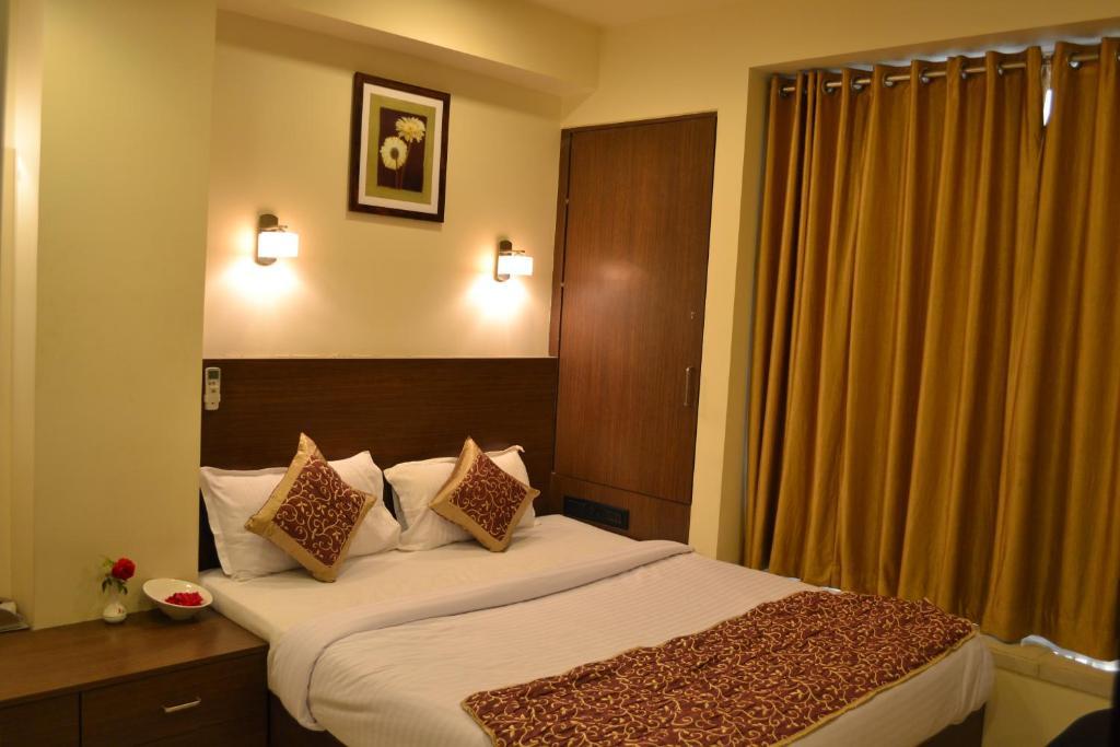 Hotel Adi Nagpur Extérieur photo
