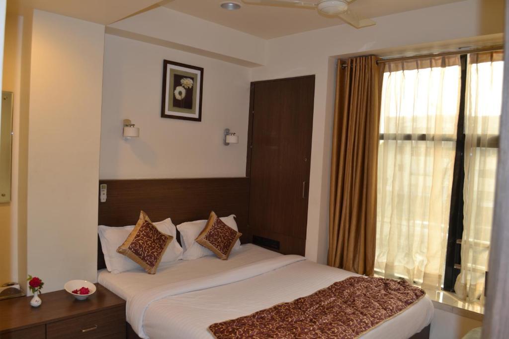 Hotel Adi Nagpur Extérieur photo