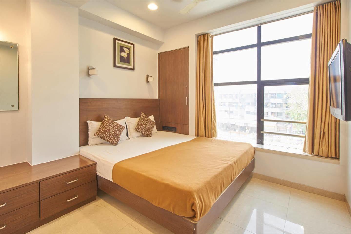 Hotel Adi Nagpur Extérieur photo