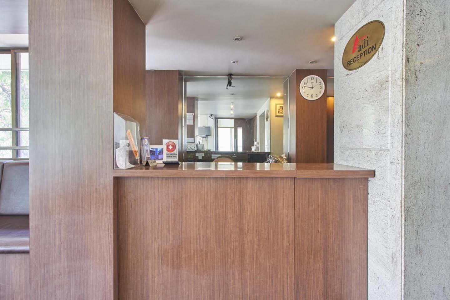 Hotel Adi Nagpur Extérieur photo